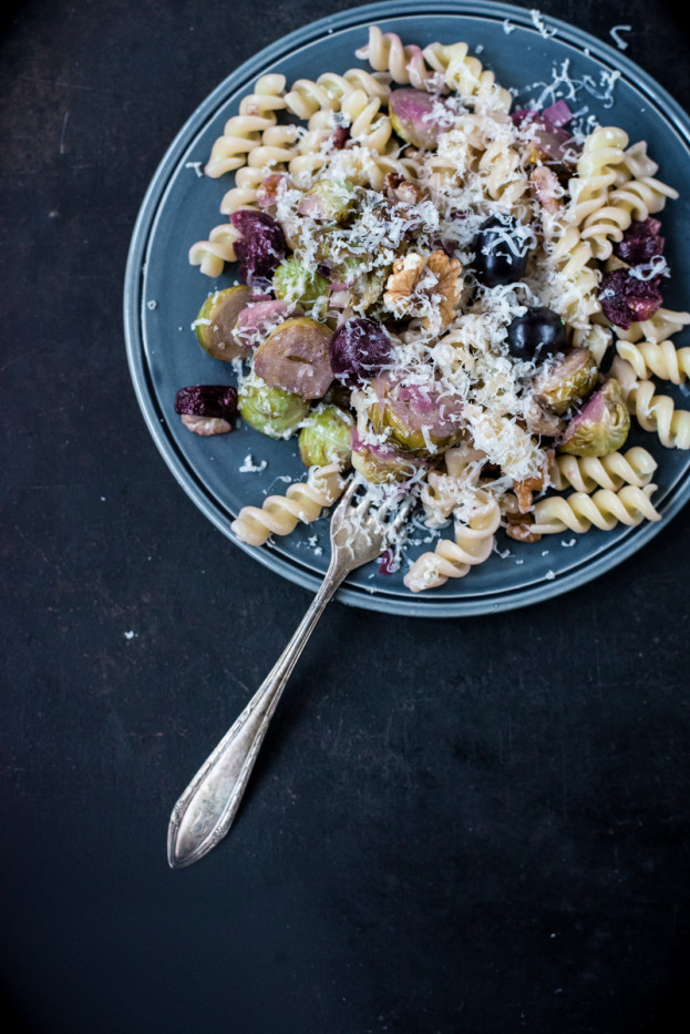 Nudelküche Pasta mit Rosenkohl und Trauben