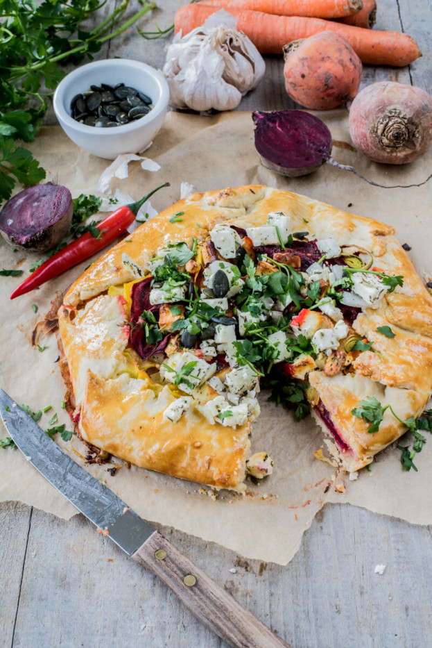 Gemuesegalette mit Roter Bete, Karotten und mariniertem Fetakäse