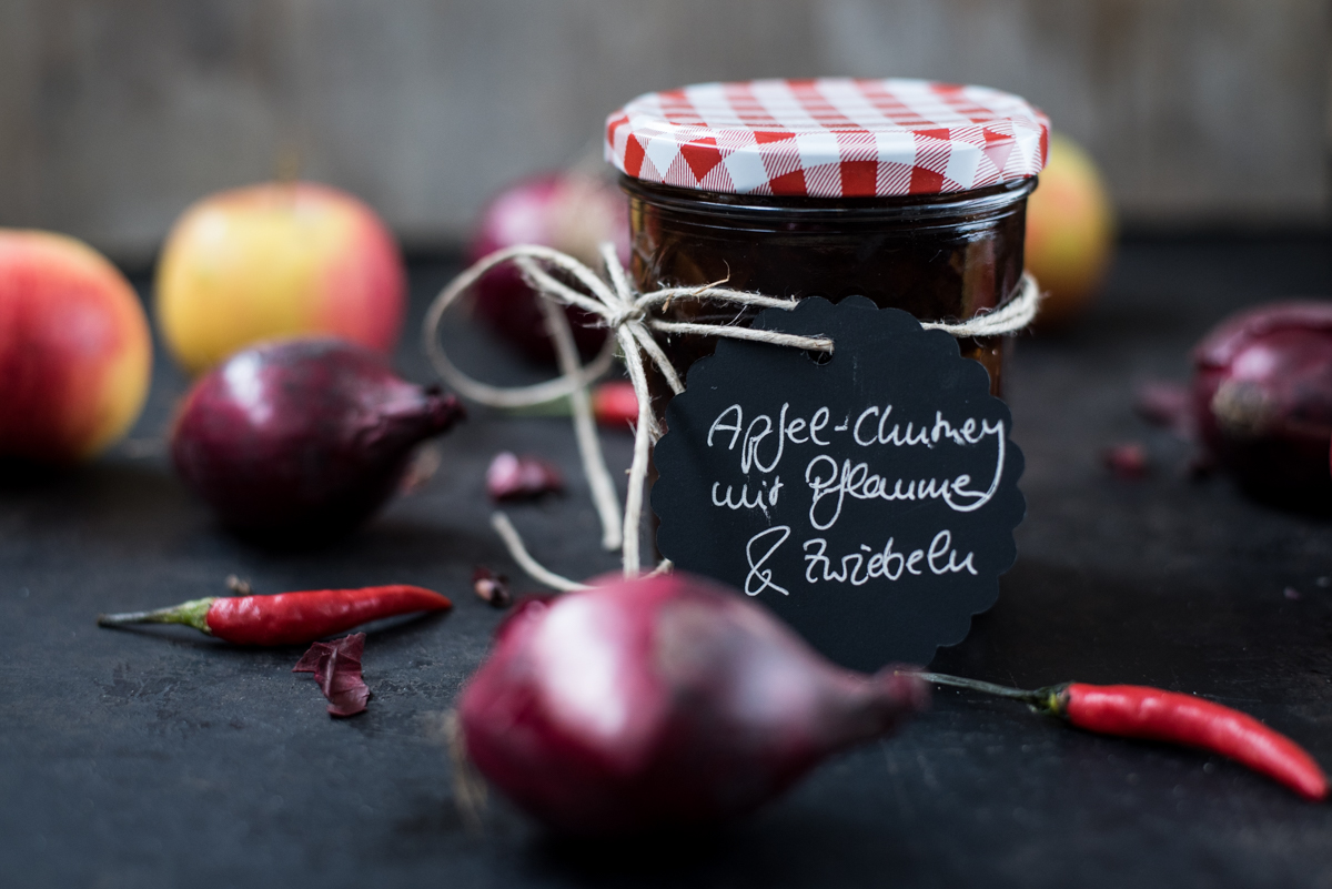 Chutney selbermachen: Apfel-Chutney mit Pflaumen und Zwiebeln