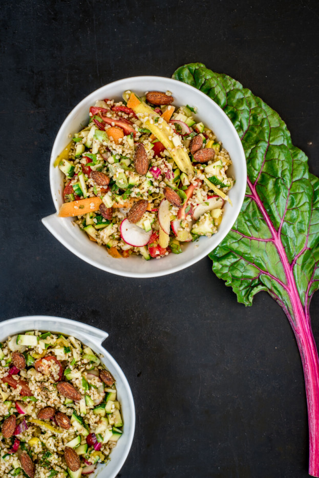 Mangold zu Pesto verarbeiten: Pasta, Salat, Dip