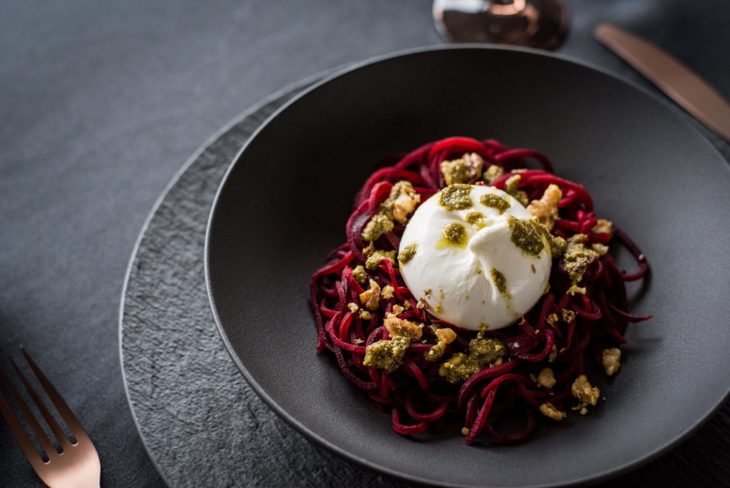 Rote Bete Spaghetti Mit Burrata Und Basilikumpesto Schmecktwohl