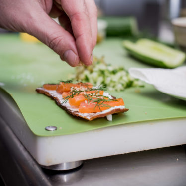 <div class="before_title">Neue Serie: Was Spitzenköche zu Hause kochen</div>Spitzenkueche Tipps-8956 Smoerrebrod selbermachen