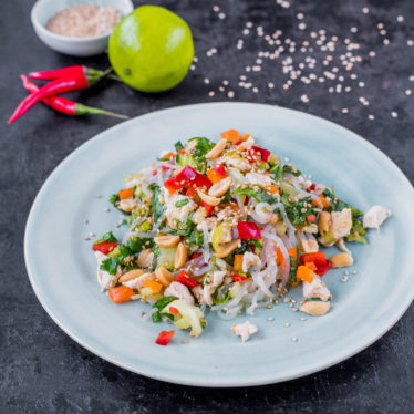 Thai-Hähnchensalat mit Konjak-Nudeln Low Carb