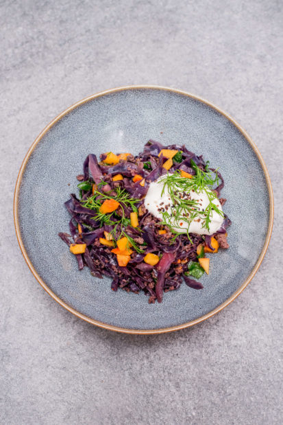 Rotkohl mit Khaki und Dill